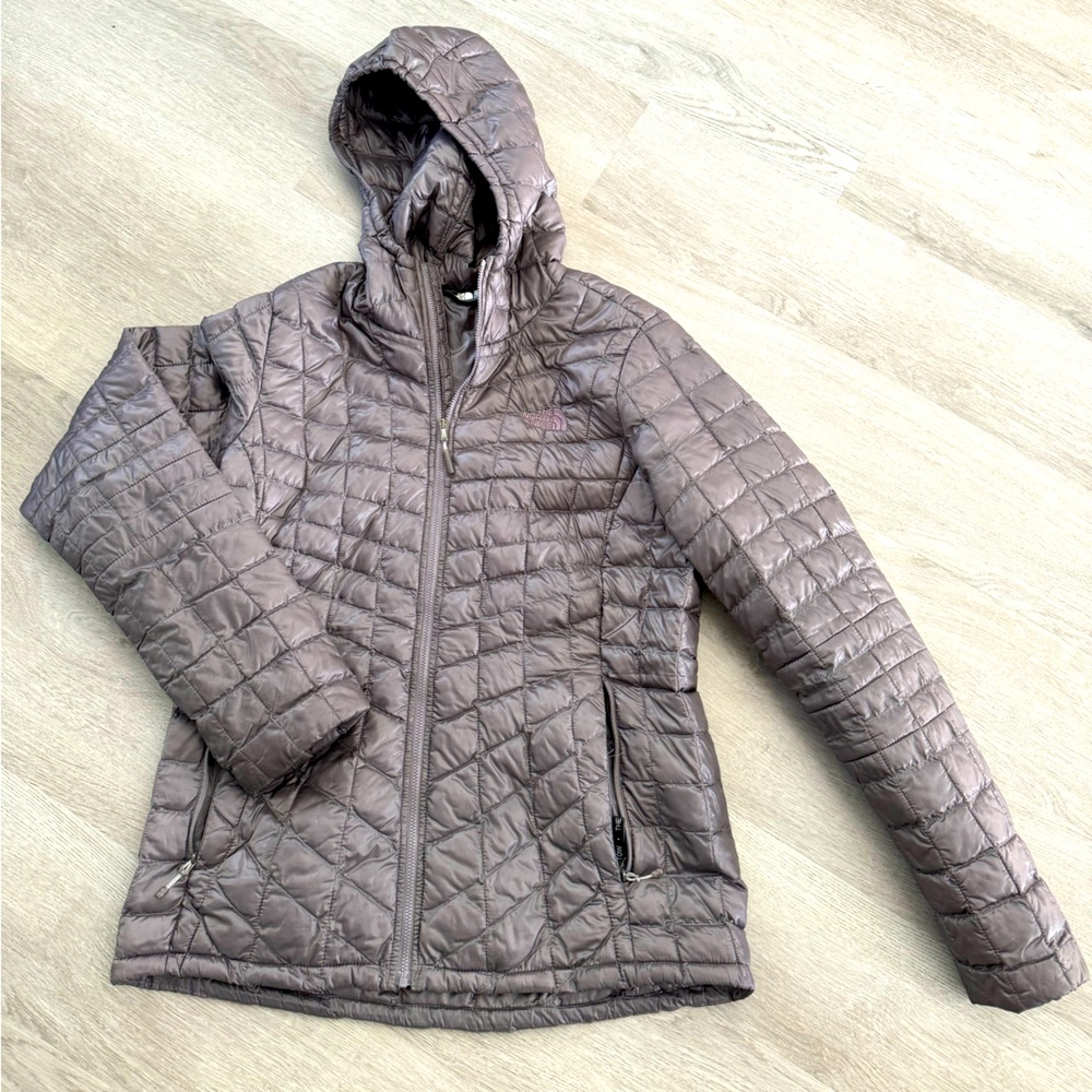 Women’s North Face Thermoball Jacket W/Hood